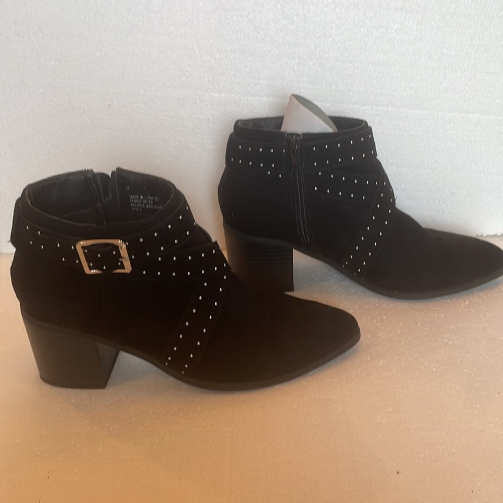 Charming Charlie Black suede booties block heels studs ankle buckle zipper sz 8